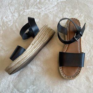 Universal Thread Black Platform Sandals